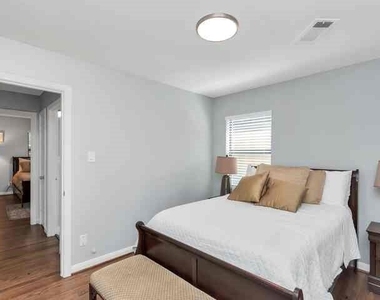 2107 Wakefield Drive - Photo Thumbnail 21