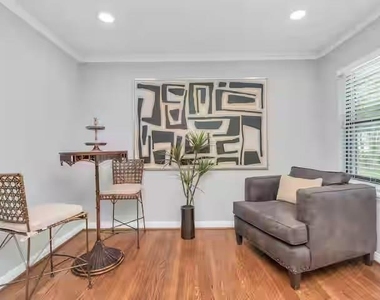 2107 Wakefield Drive - Photo Thumbnail 6