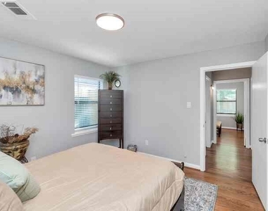 2107 Wakefield Drive - Photo Thumbnail 19