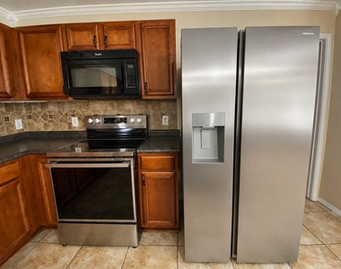 525 Eagles Nest Cove - Photo Thumbnail 13