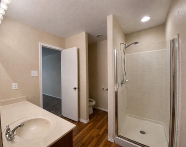 525 Eagles Nest Cove - Photo Thumbnail 25