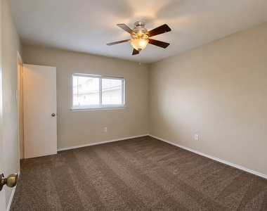 525 Eagles Nest Cove - Photo Thumbnail 37