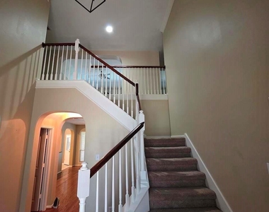 120 Emerald Cloud Lane - Photo Thumbnail 10