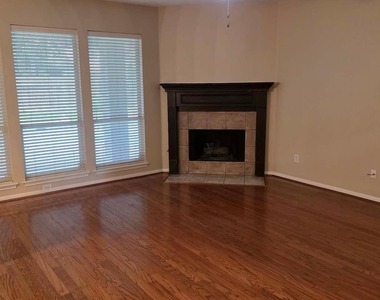 120 Emerald Cloud Lane - Photo Thumbnail 11