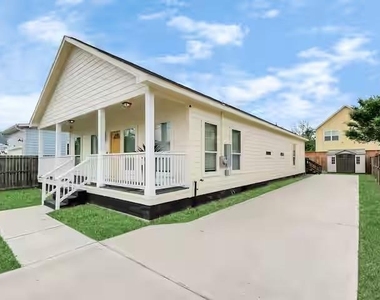 3308 Castor Street - Photo Thumbnail 1