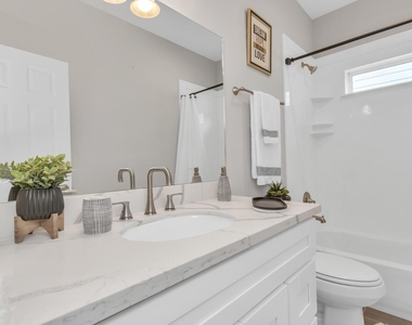 3308 Castor Street - Photo Thumbnail 36