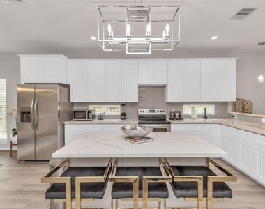 3308 Castor Street - Photo Thumbnail 17