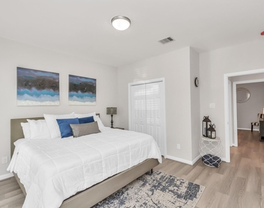 3308 Castor Street - Photo Thumbnail 28