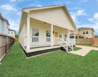 3308 Castor Street - Photo Thumbnail 2