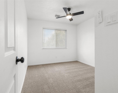 2118 Gemini Street - Photo Thumbnail 15