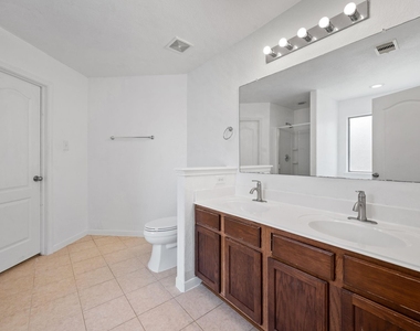 4614 Pin Oak - Photo Thumbnail 16