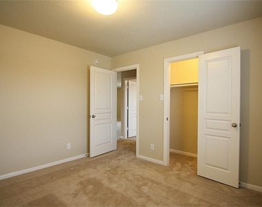 18206 Canary Bluff - Photo Thumbnail 17