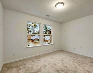1927 Darlington Oak Drive - Photo Thumbnail 16