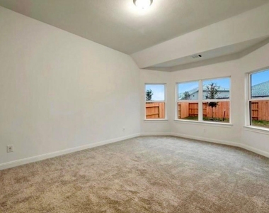 1927 Darlington Oak Drive - Photo Thumbnail 10