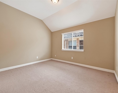 18943 Villa Bergamo Lane - Photo Thumbnail 33
