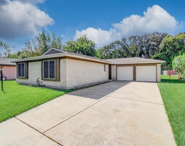 947 W Bertrand Street - Photo Thumbnail 1