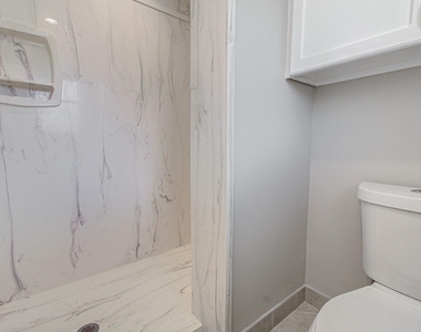947 W Bertrand Street - Photo Thumbnail 15