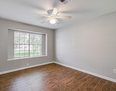 947 W Bertrand Street - Photo Thumbnail 18