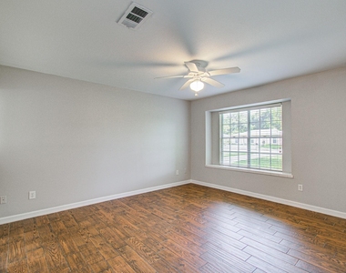 947 W Bertrand Street - Photo Thumbnail 11