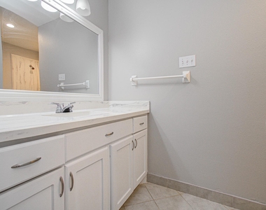 947 W Bertrand Street - Photo Thumbnail 20