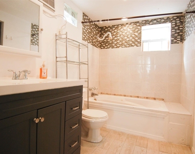 2606 Stanford Street - Photo Thumbnail 9