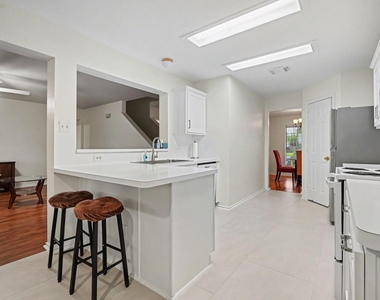 1150 Andover Drive - Photo Thumbnail 7