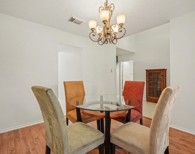 1150 Andover Drive - Photo Thumbnail 4