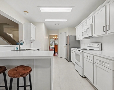 1150 Andover Drive - Photo Thumbnail 8