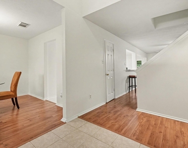 1150 Andover Drive - Photo Thumbnail 2