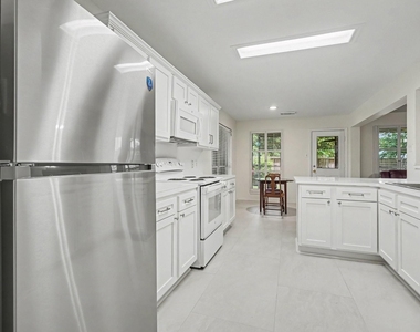 1150 Andover Drive - Photo Thumbnail 5