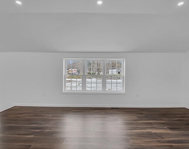 297 Elm - Photo Thumbnail 6