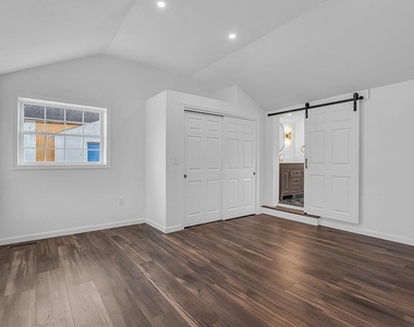 297 Elm - Photo Thumbnail 11