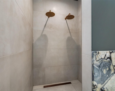 419 W 30th Street - Photo Thumbnail 25