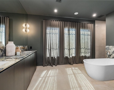 419 W 30th Street - Photo Thumbnail 22