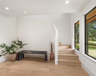 419 W 30th Street - Photo Thumbnail 36