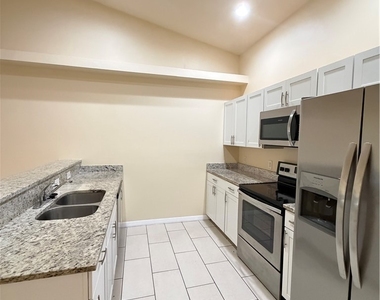 1622 Sw 33rd Street - Photo Thumbnail 3
