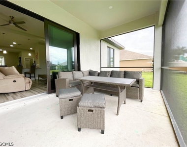 812 Sw 8th Place - Photo Thumbnail 21