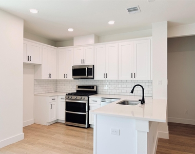 16575 Oasis Glade Drive - Photo Thumbnail 3