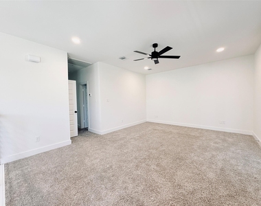 16575 Oasis Glade Drive - Photo Thumbnail 19