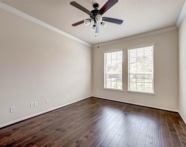 2903 Oakdale Landing Court - Photo Thumbnail 5