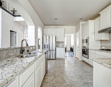 2903 Oakdale Landing Court - Photo Thumbnail 16