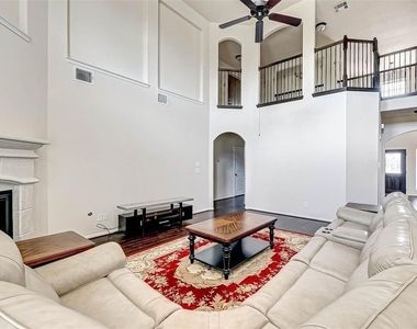 2903 Oakdale Landing Court - Photo Thumbnail 8