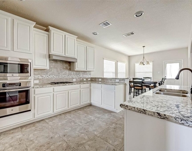 2903 Oakdale Landing Court - Photo Thumbnail 15