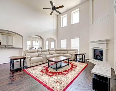 2903 Oakdale Landing Court - Photo Thumbnail 9