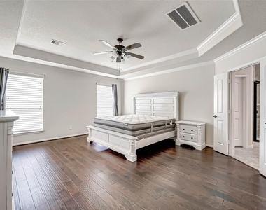 2903 Oakdale Landing Court - Photo Thumbnail 20