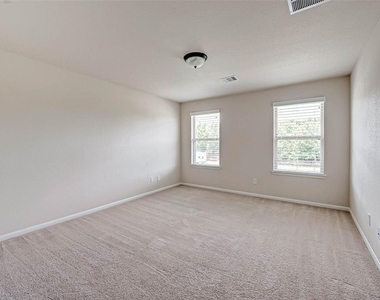 2903 Oakdale Landing Court - Photo Thumbnail 32