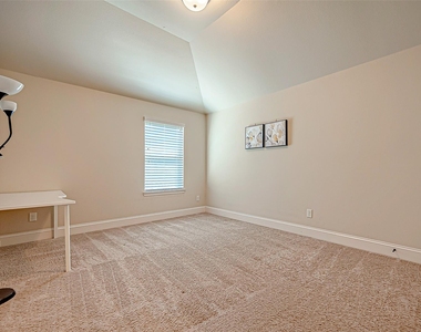 12604 Floral Park Lane - Photo Thumbnail 24
