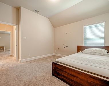 12604 Floral Park Lane - Photo Thumbnail 28