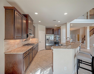 12604 Floral Park Lane - Photo Thumbnail 15