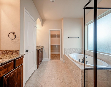 12604 Floral Park Lane - Photo Thumbnail 32